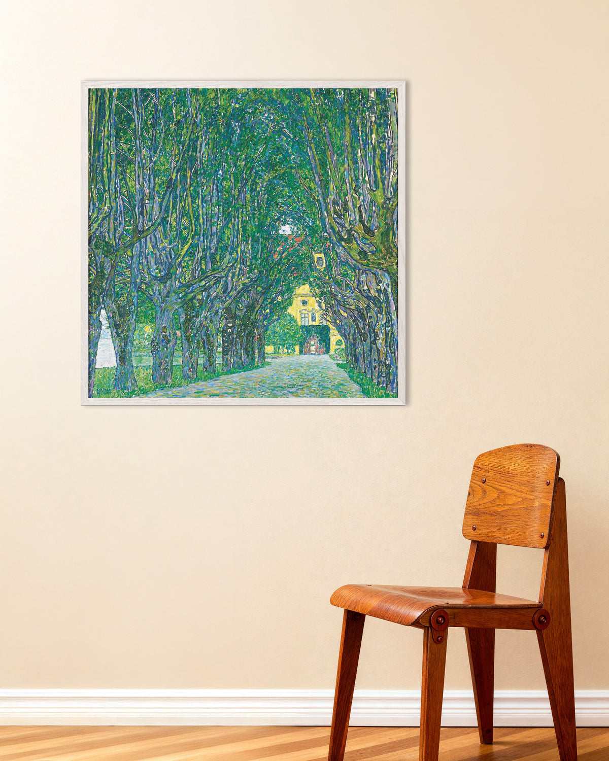 Plakat Aleja do zamku Kammer (1912), Gustav Klimt, w białej drewnianej ramie