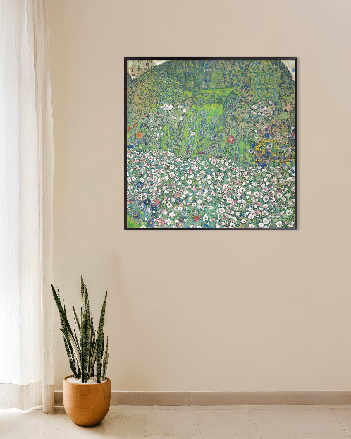 Plakat „Krajobraz ogrodowy ze wzgórzem (1916) Gustava Klimta” w metalowej ramie
