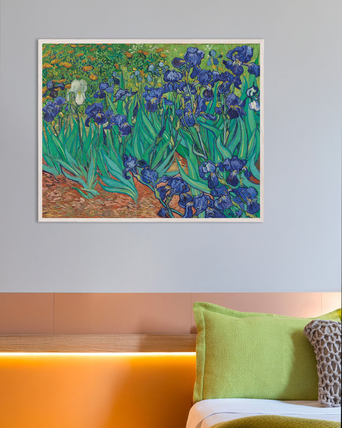 Plakat Irysy (1889), Vincent van Gogh, z białą drewnianą ramą