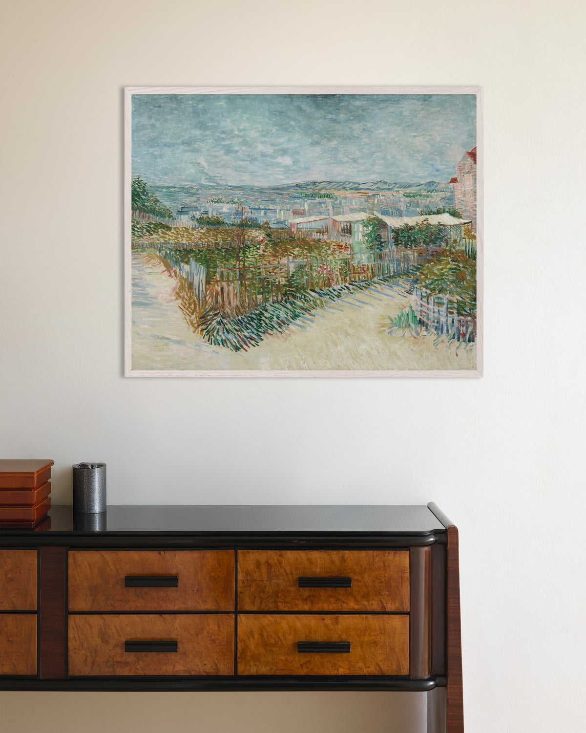 Plakat „Montmartre, za Moulin de la Galette (1887), Vincent van Gogha” w białej drewnianej ramie