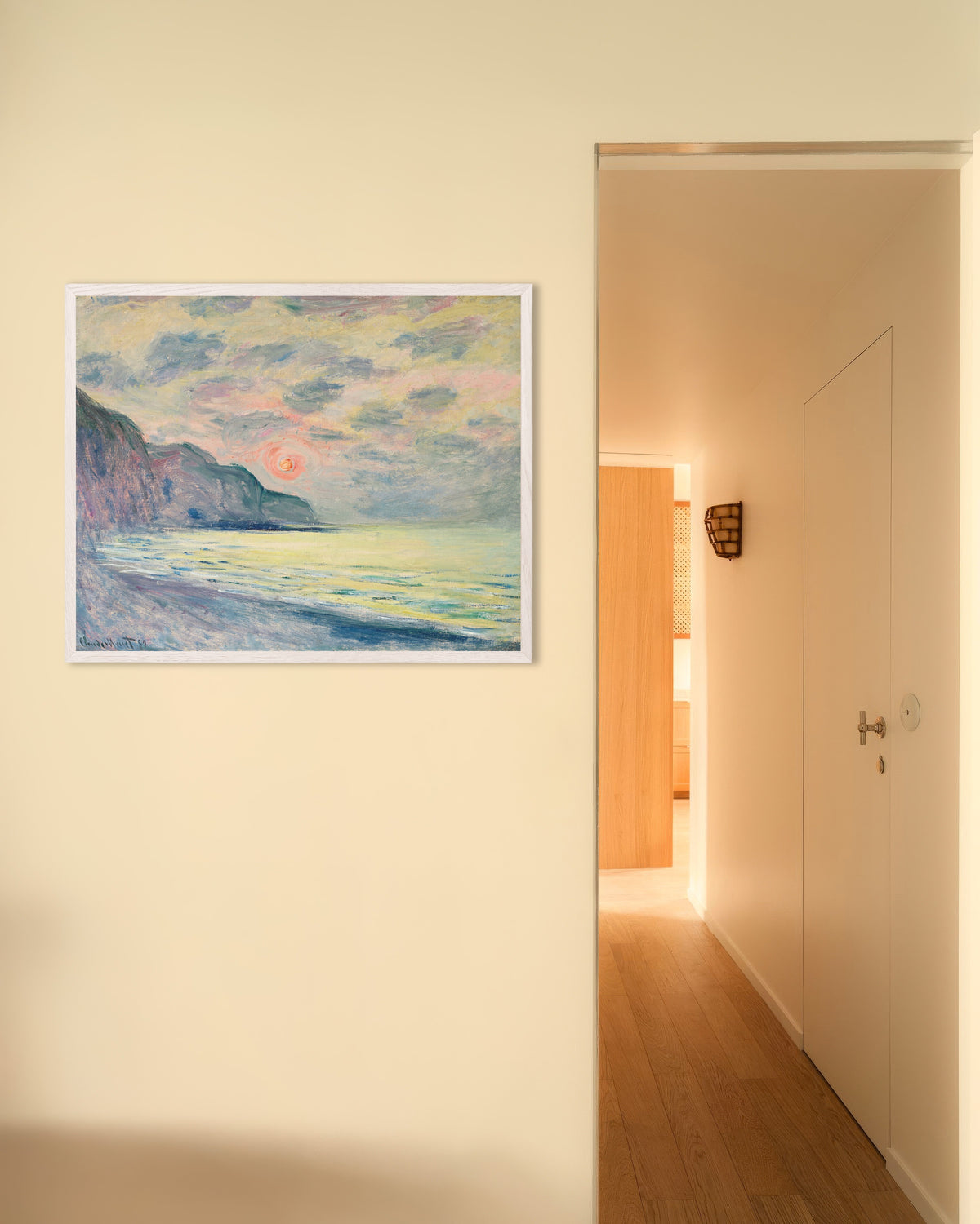 Plakat Zachód słońca, mglista pogoda, Pourville (1882), Claude Monet, w białej drewnianej ramie