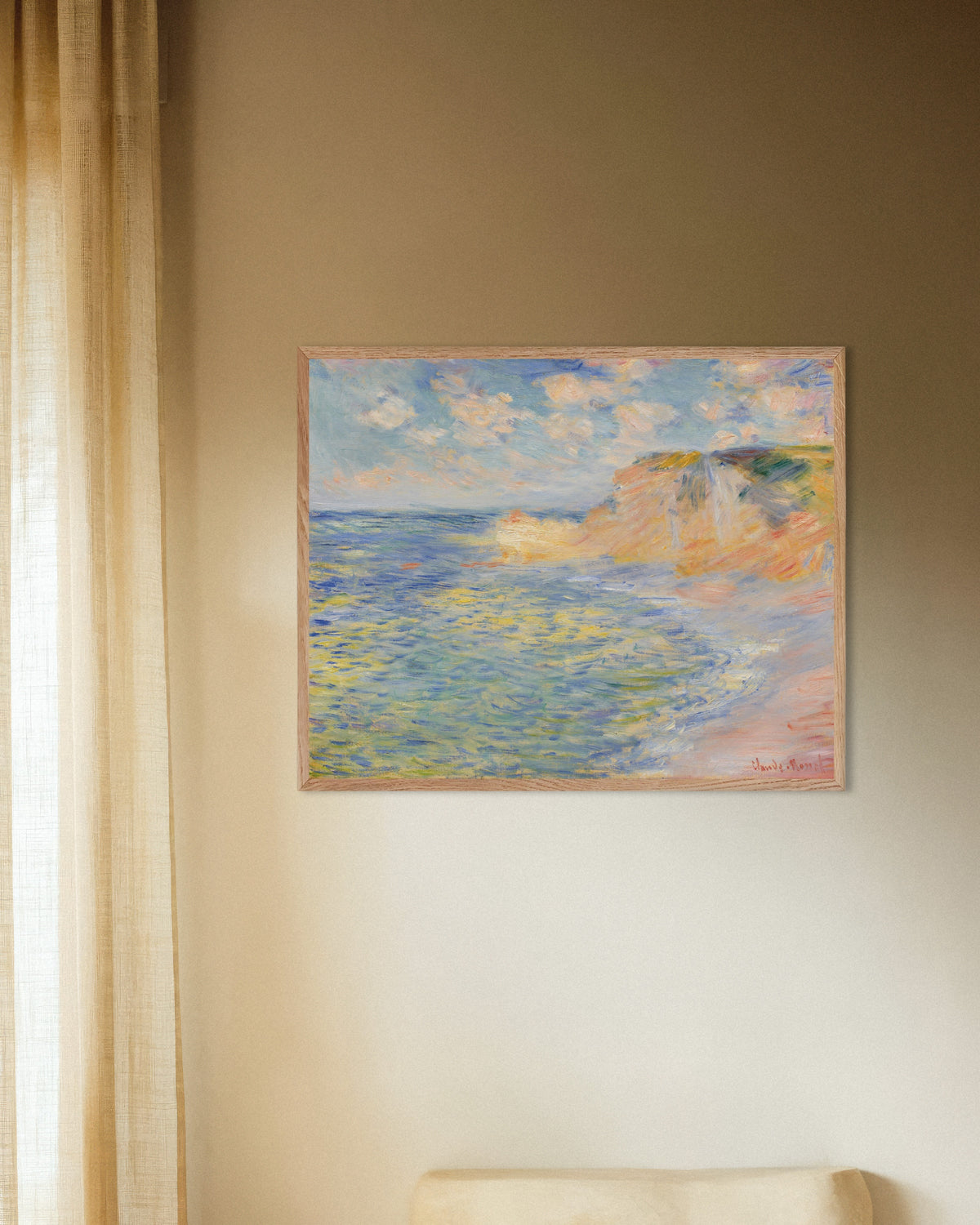 Plakat Klif Amont, Étretat (1885), Claude Monet, w ramie z naturalnego drewna