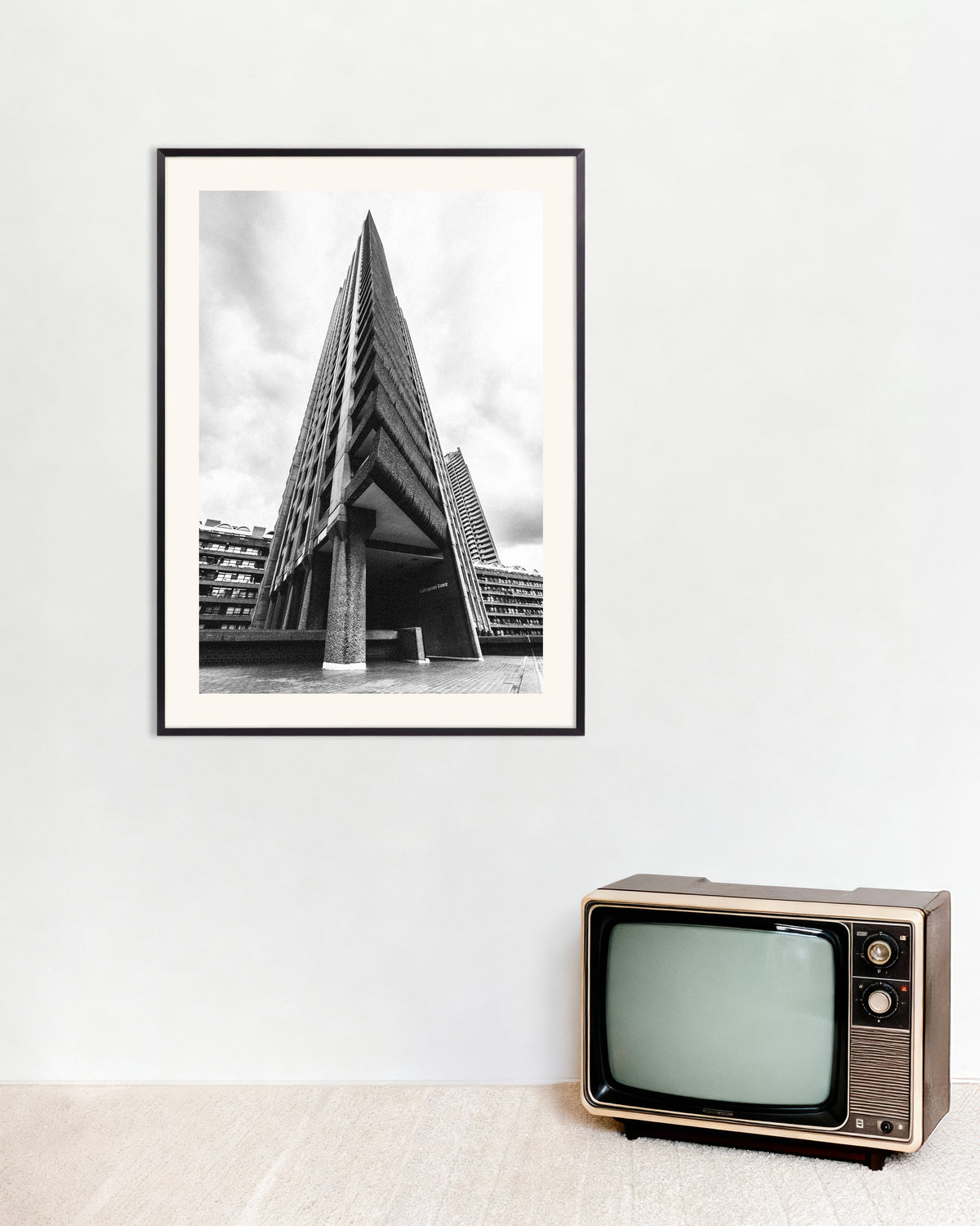 Plakat „Dziób trójkątnej wieży” w metalowej ramie