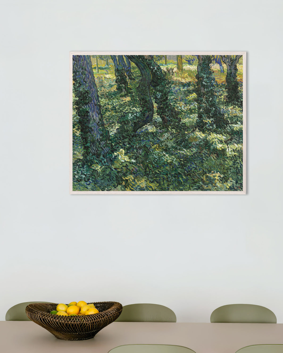 Plakat z reprodukcją „Zarośla (1887), Vincent van Gogh” w białej drewnianej ramie
