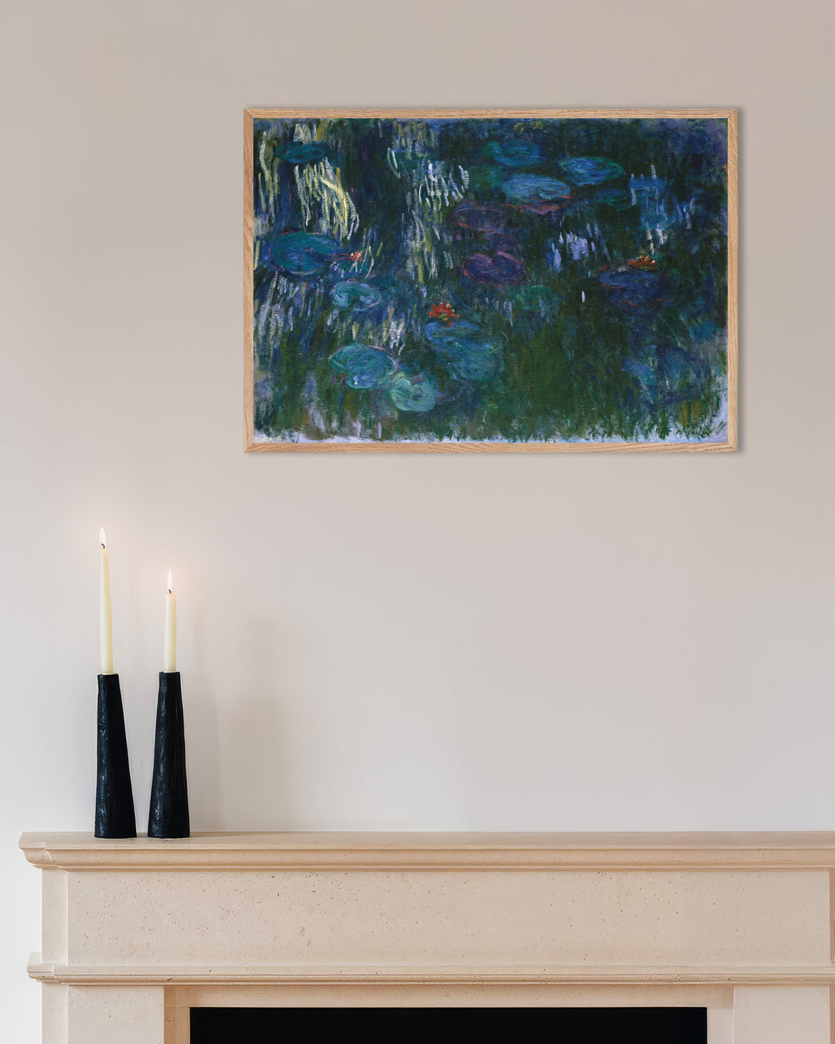 Plakat Nenufary (1916–1919), Claude Monet, w ramie z naturalnego drewna
