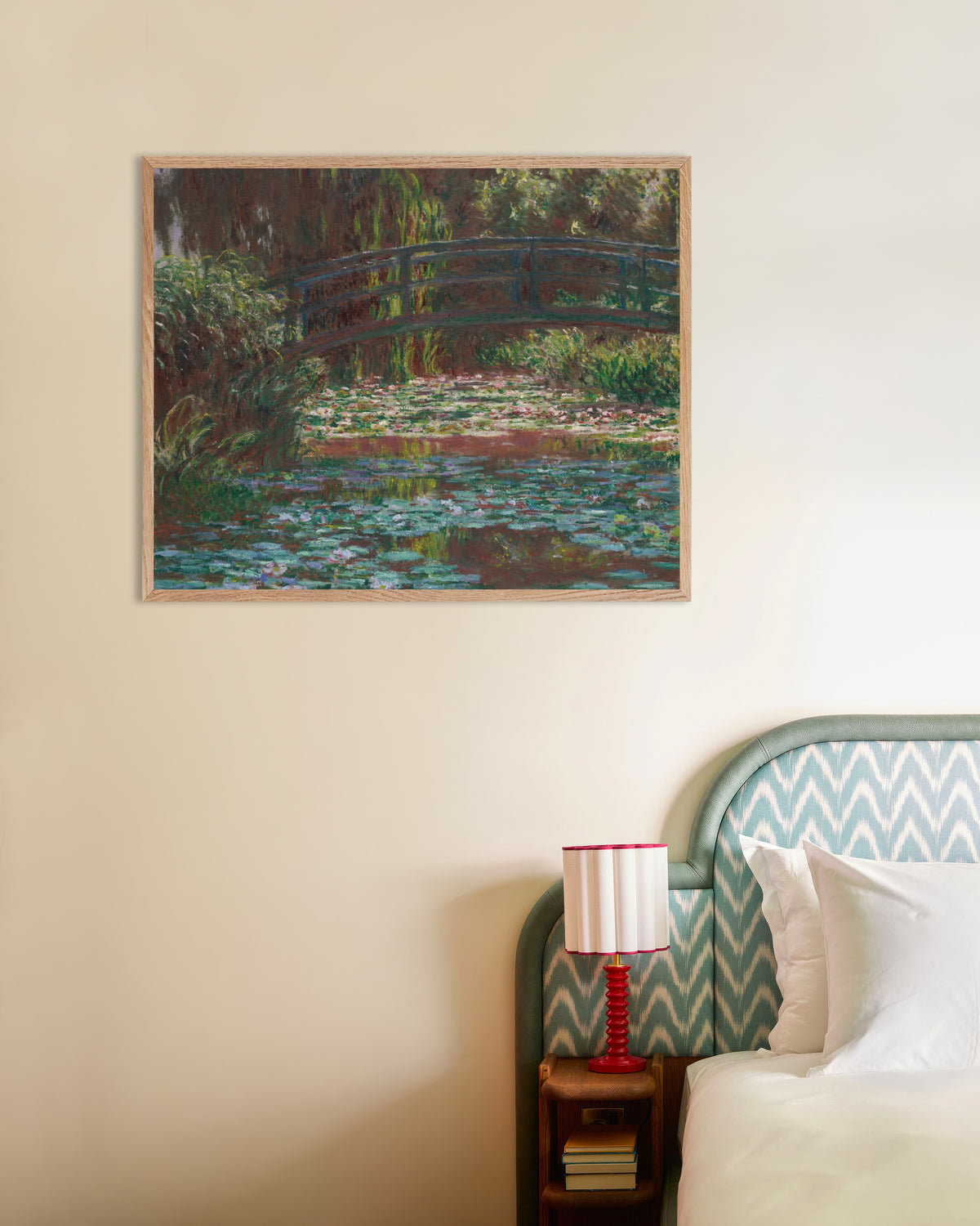 Plakat Staw z nenufarami (1900), Claude Monet, w ramie z naturalnego drewna