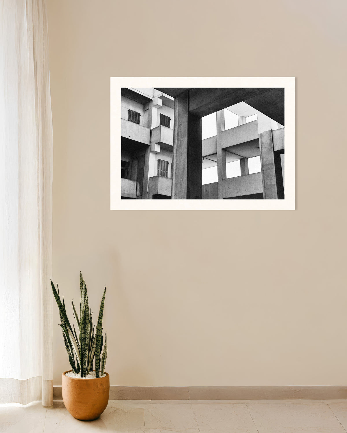 Plakat „Betonowe ramy i okiennice”