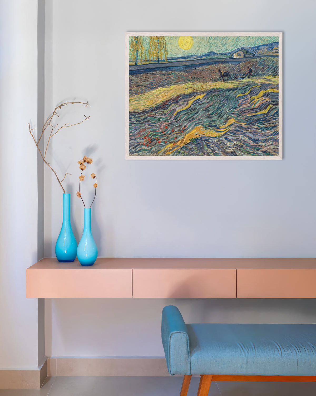Plakat z Zamknięte pole z oraczem (1889), Vincent van Gogh, w białej drewnianej ramie