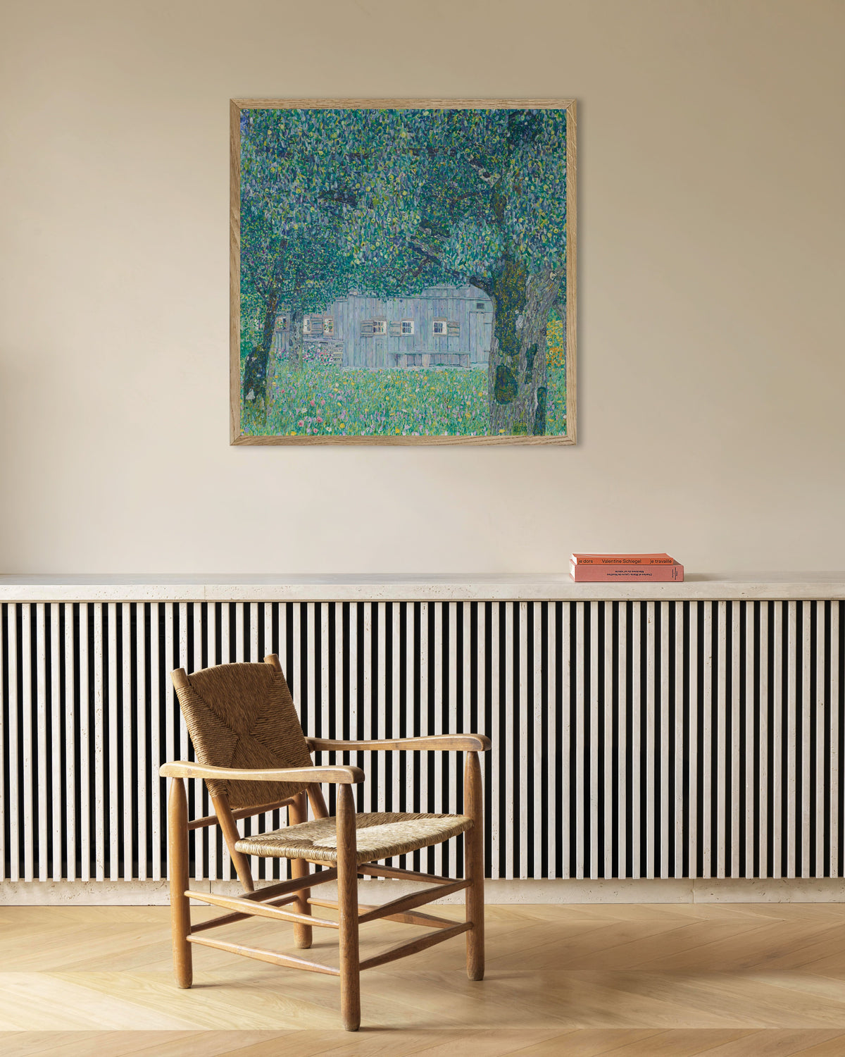 Plakat Dom wiejski w Buchbergu (1911), Gustav Klimt, w ramie z naturalnego drewna