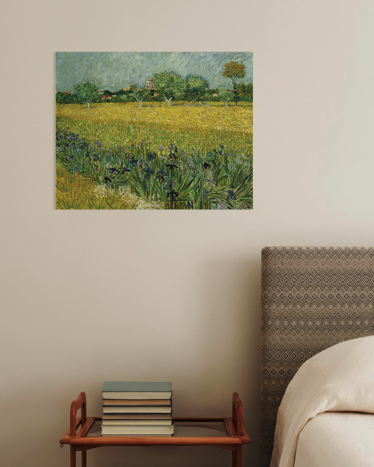 Plakat „Pole z irysami w pobliżu Arles (1888), Vincent van Gogh”
