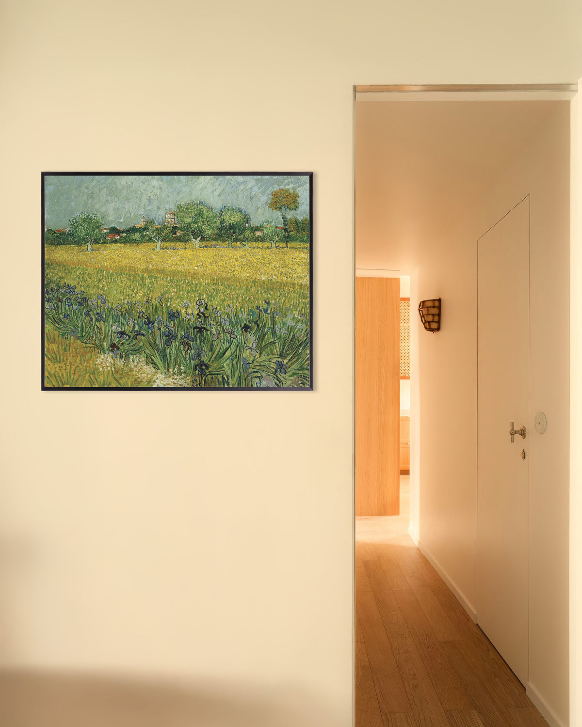 Plakat „Pole z irysami w pobliżu Arles (1888), Vincent van Gogh” w metalowej ramie