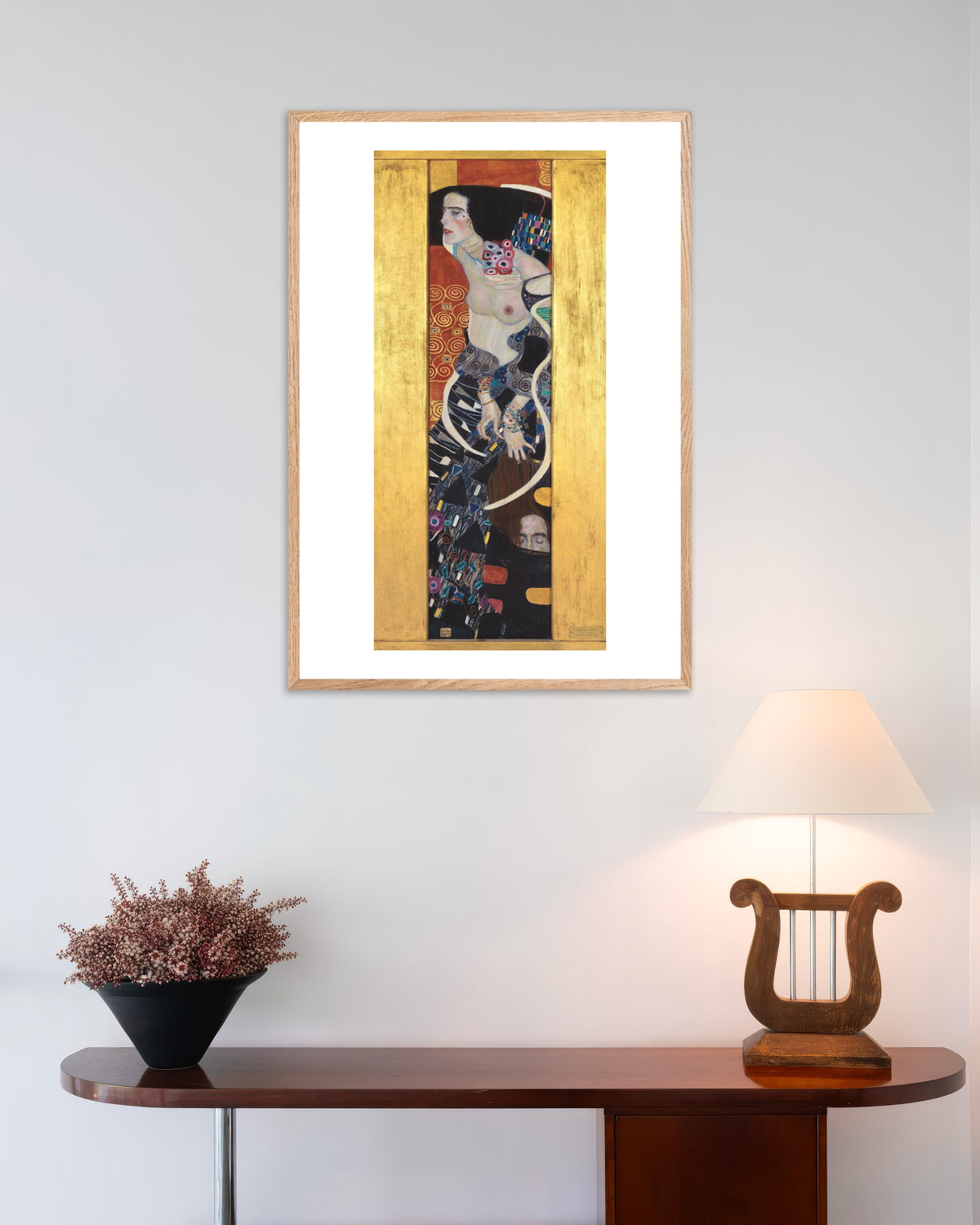 Plakat Judyta II (1909), Gustav Klimt, w ramie z naturalnego drewna