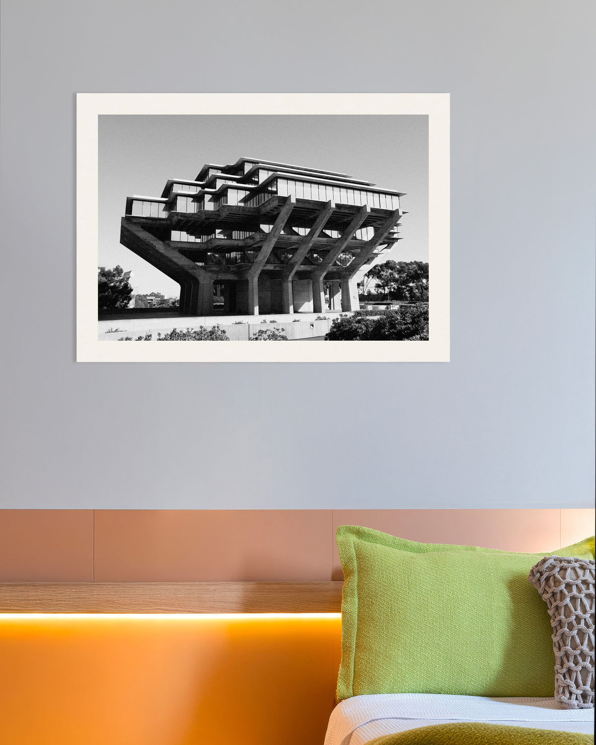 Plakat „Biblioteka na betonowych palach”