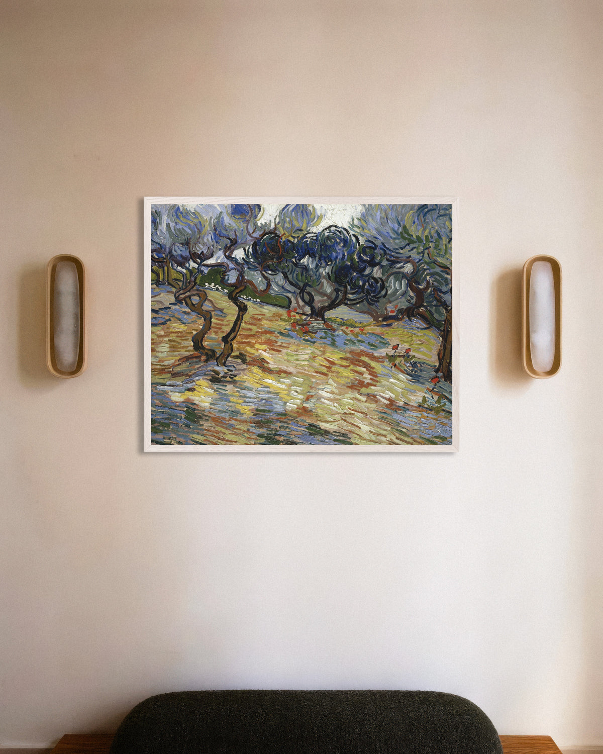 Plakat Drzewa oliwne (1889), Vincent van Gogh, w białej drewnianej ramie