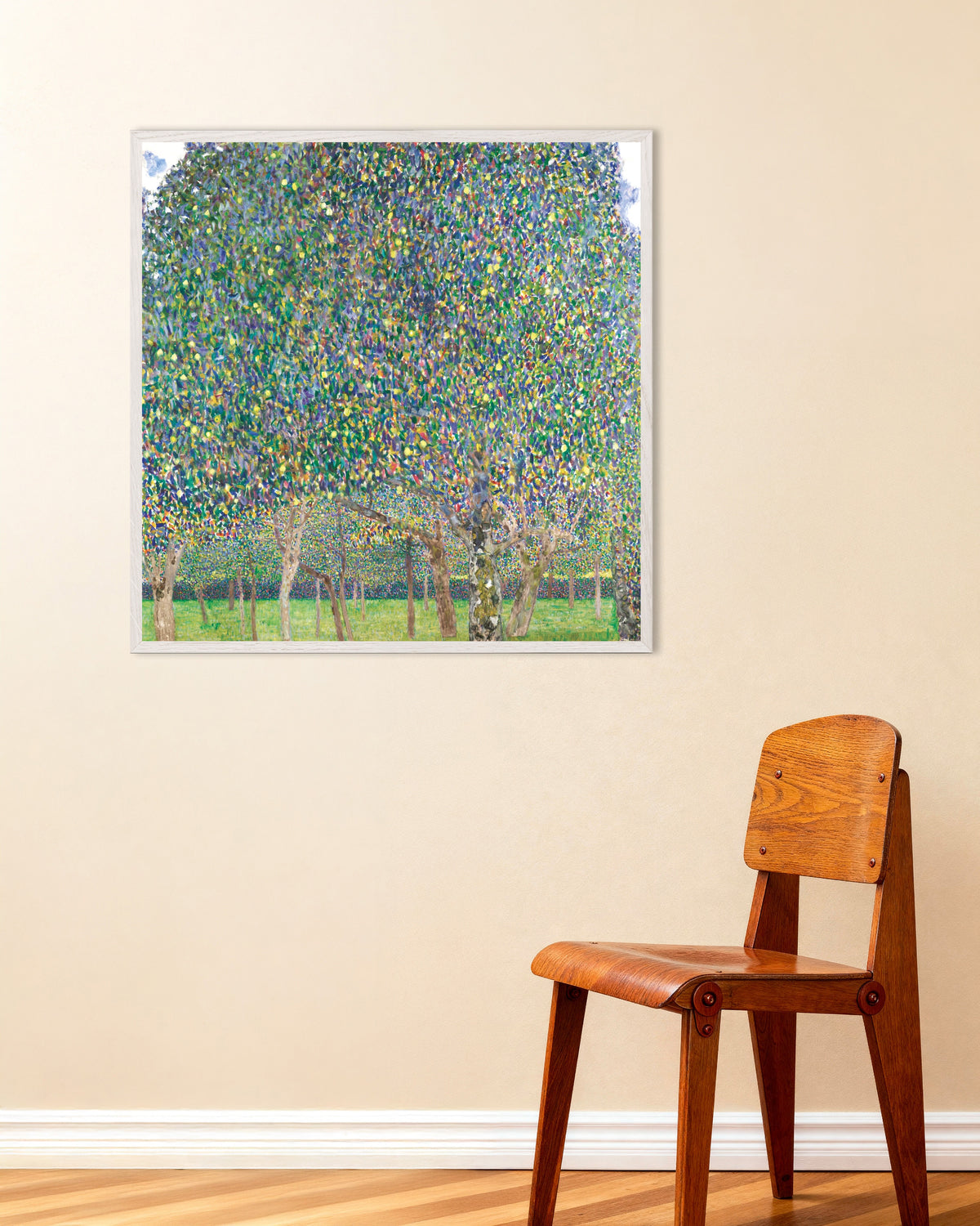 Plakat Grusza (1903), Gustav Klimt, w białej drewnianej ramie