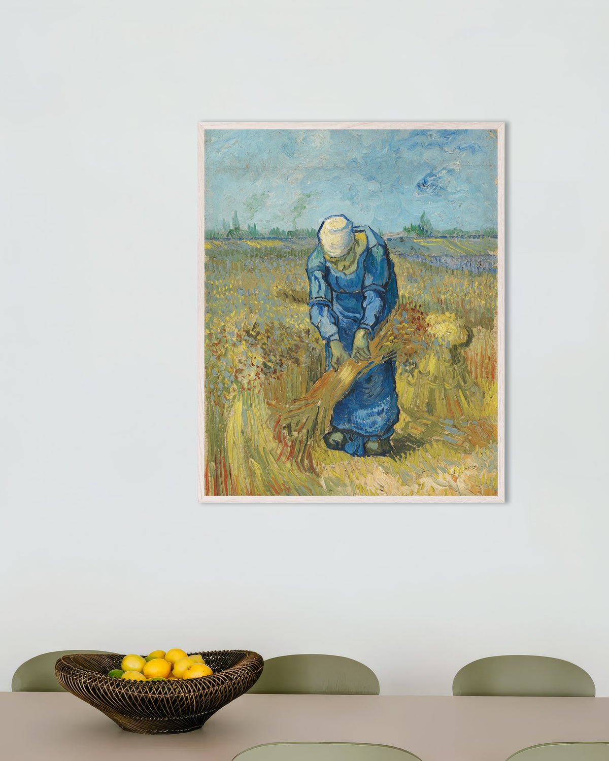 Plakat „Wieśniaczka wiążąca snopy, według Milleta (1889), Vincent van Gogh” w białej drewnianej ramie
