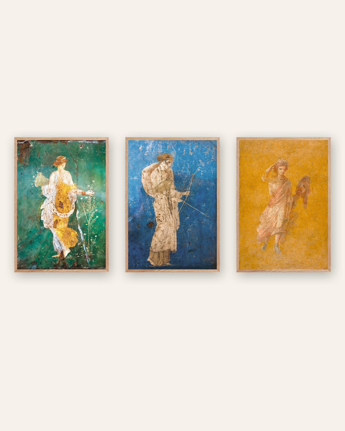 Zestaw 3 plakatów z rzymskimi freskami, Flora, Artemida i Melpomena, w naturalnych drewnianych ramach