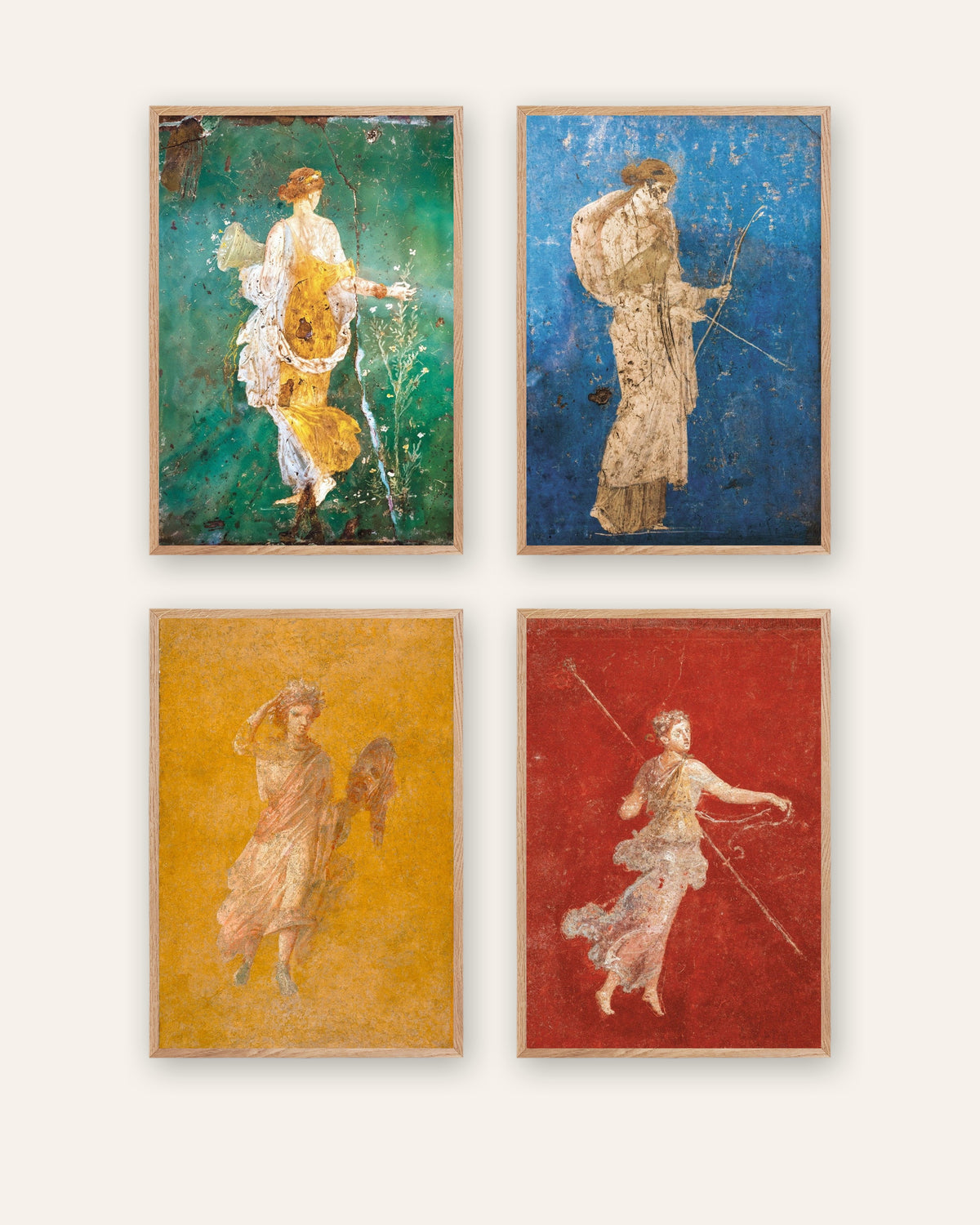 Zestaw 4 plakatów z rzymskimi freskami, Flora, Artemida, Melpomena i Menada, w naturalnych drewnianych ramach