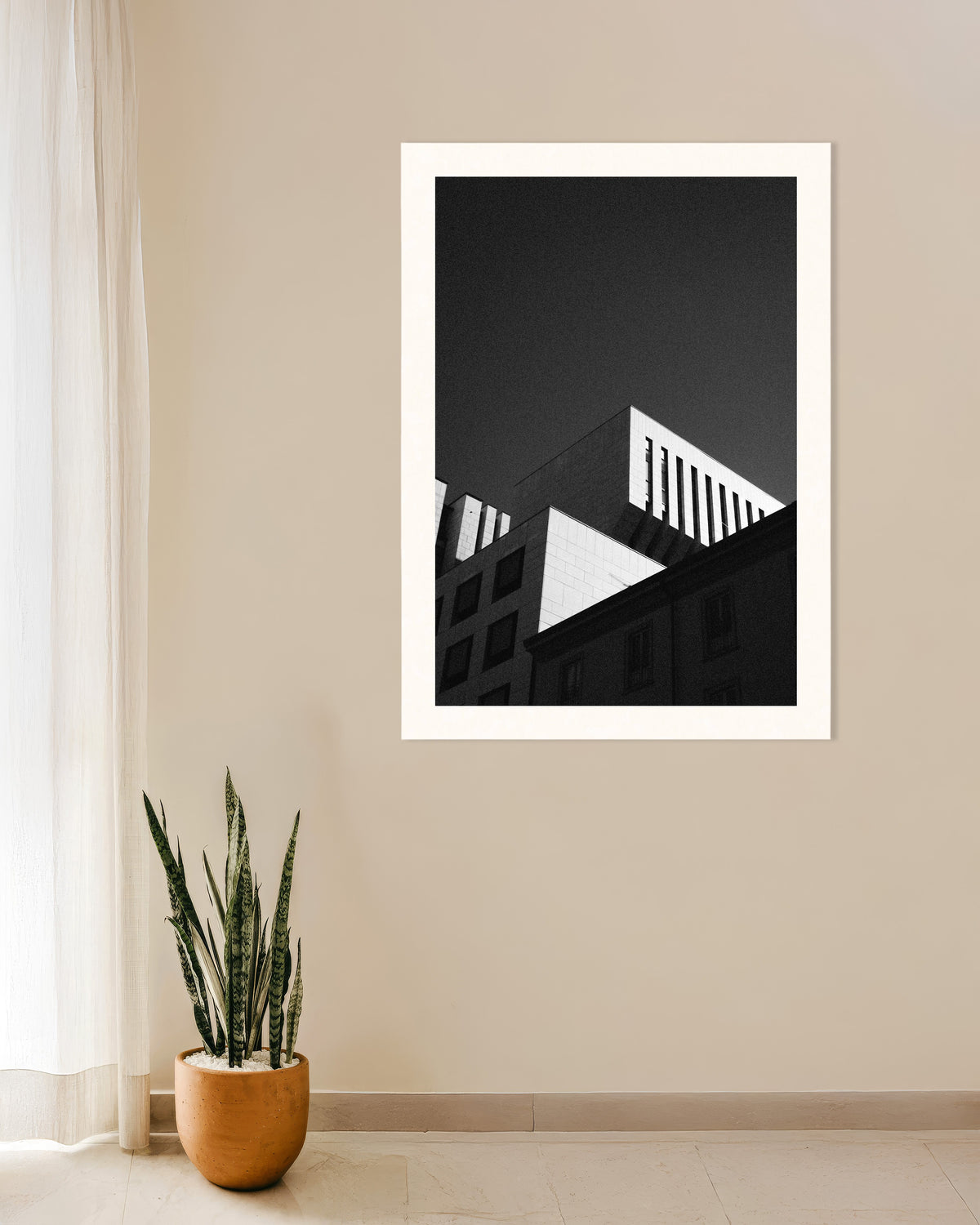 Plakat „Dachy na tle ciemnego nieba”