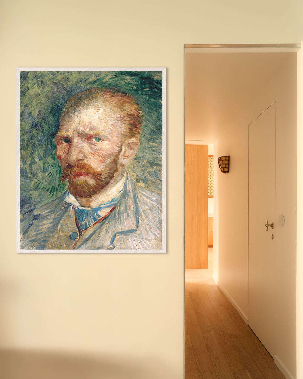 Plakat „Autoportret na zielonym tle (1886) Vincenta van Gogha” w białej drewnianej ramie