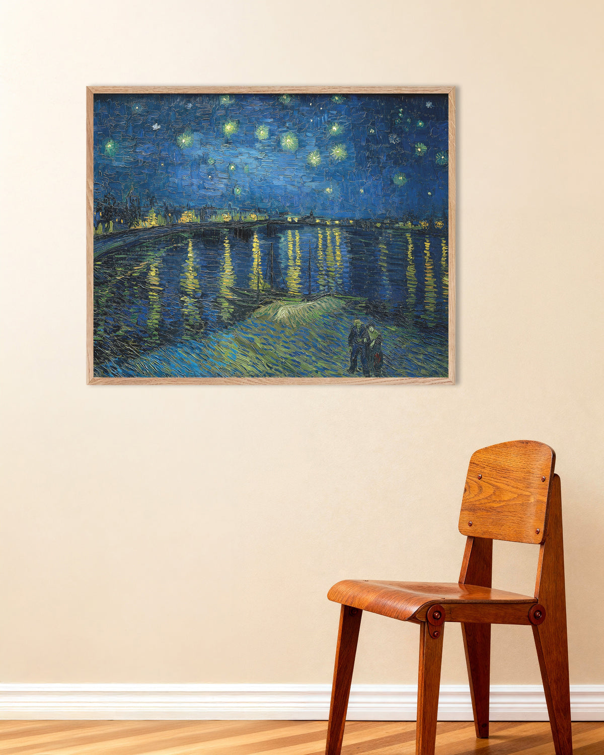 Plakat z reprodukcją obrazu „Gwiaździsta noc nad Rodanem (1888), Vincent van Gogh”, w ramie z naturalnego drewna