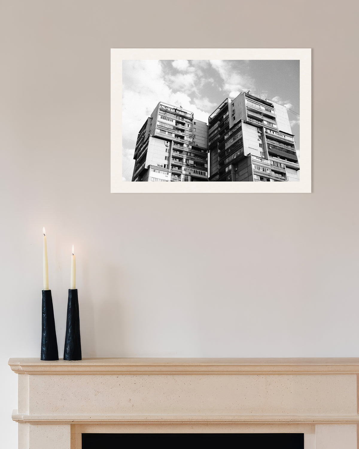 Plakat „Bliźniacze wieże w chmurach”