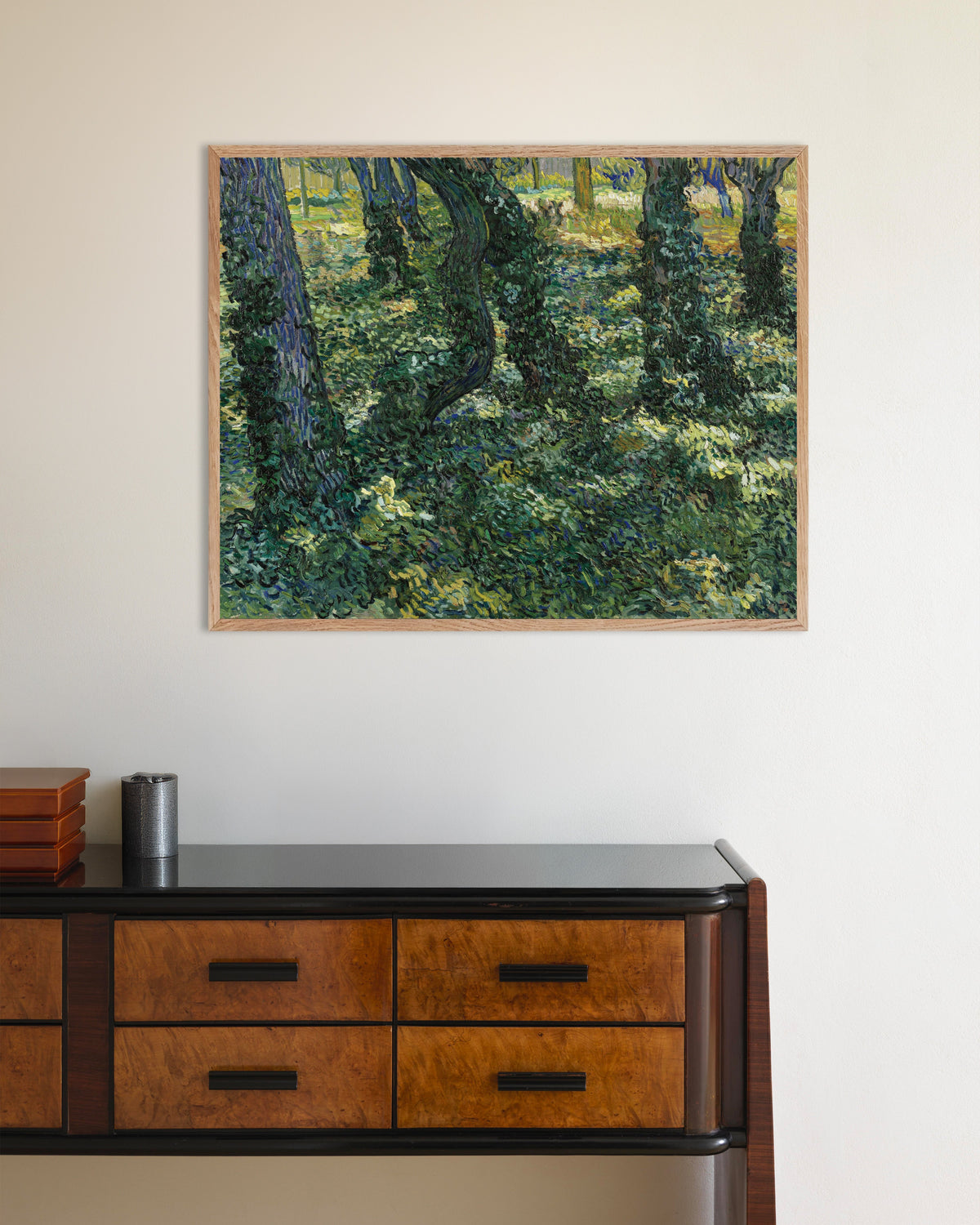 Plakat z reprodukcją „Zarośla (1887), Vincent van Gogh” w ramie z naturalnego drewna
