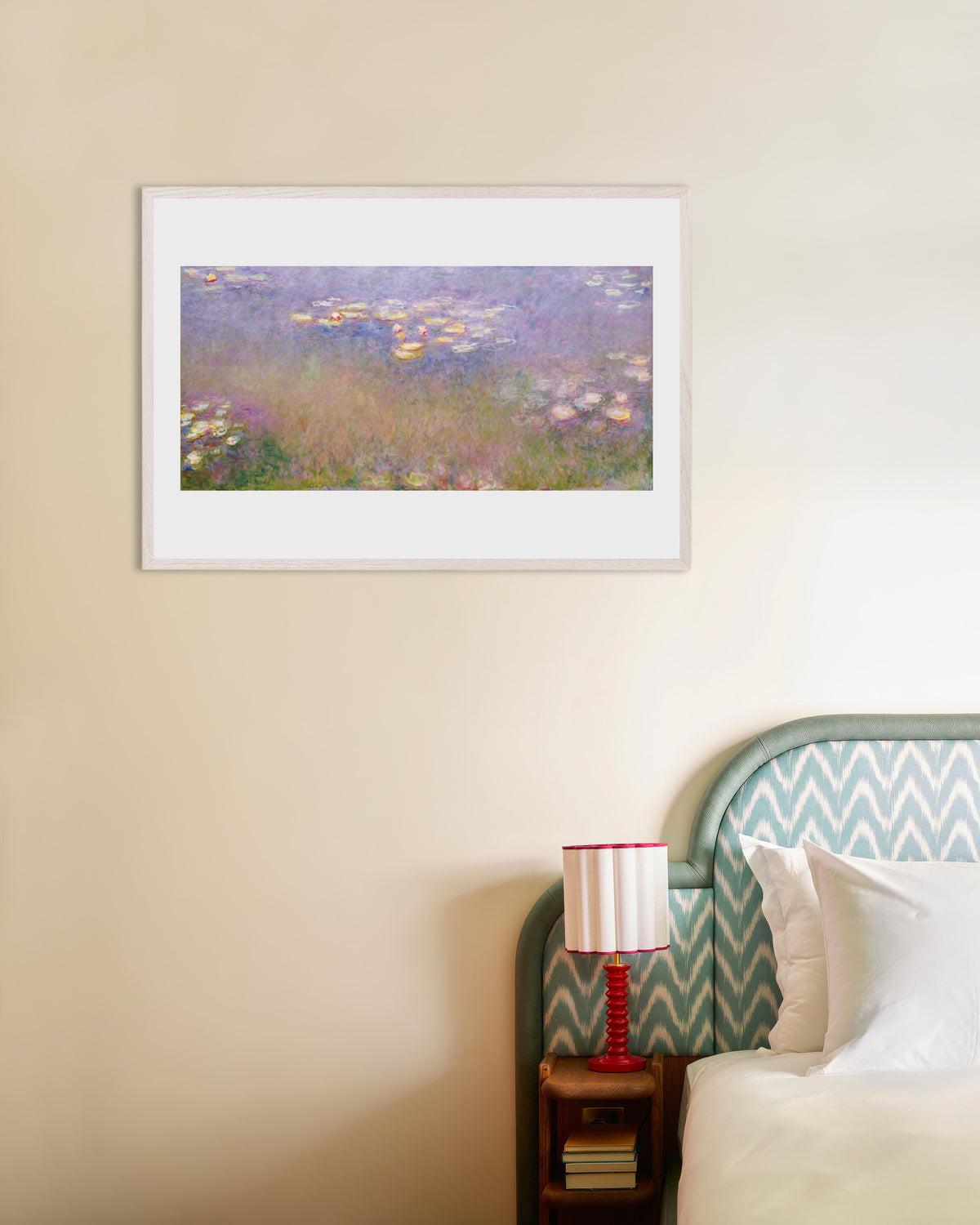 Plakat Nenufary (ok. 1915–1926), Claude Monet, w białej drewnianej ramie