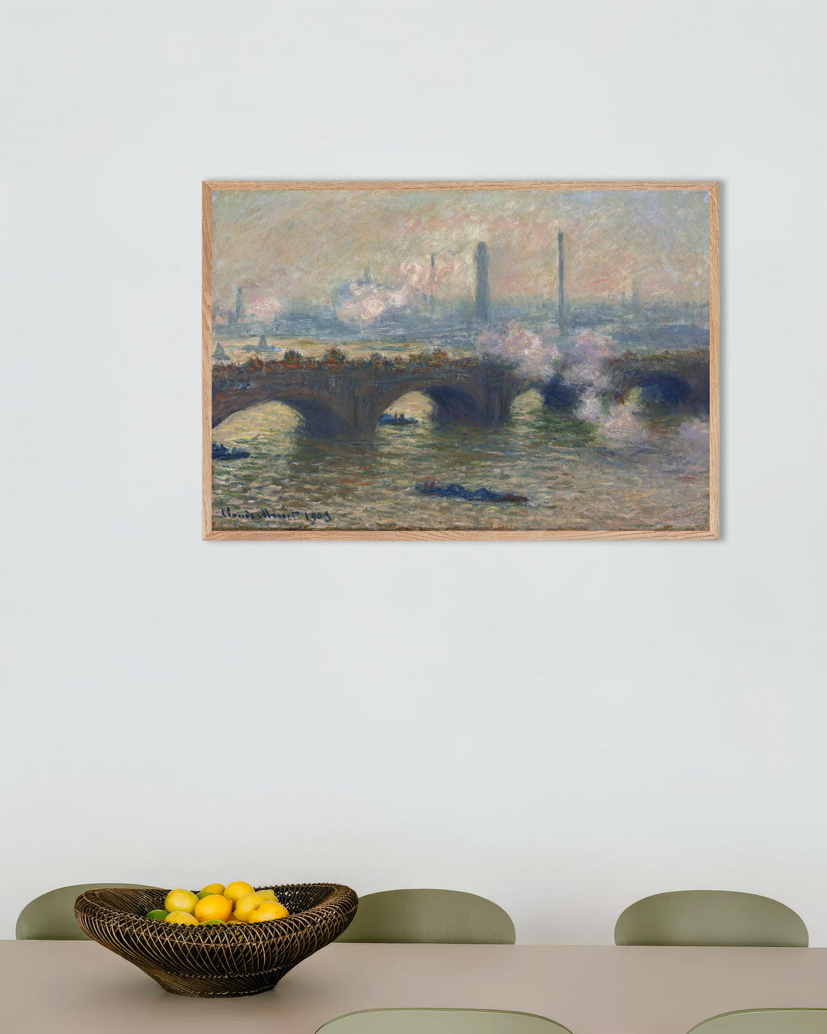 Plakat Most Waterloo, szary dzień (1903), Claude Monet, w ramie z naturalnego drewna
