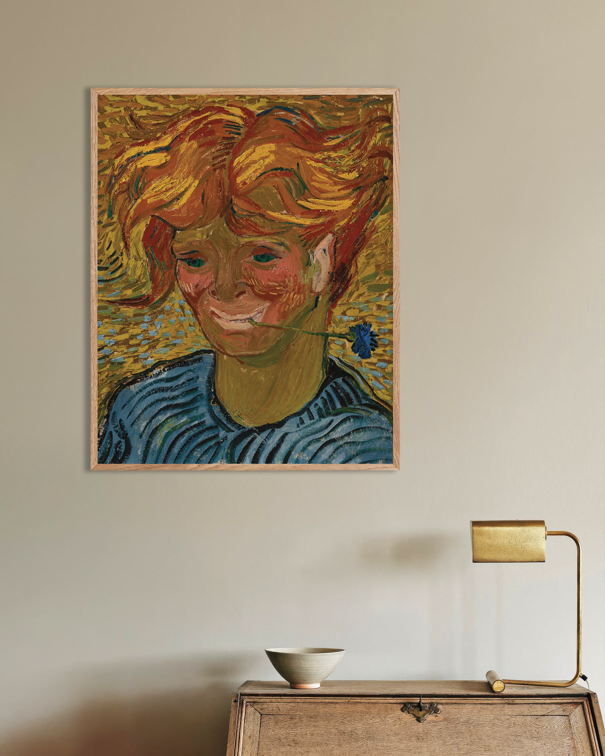 Plakat „Młody mężczyzna z chabrem (1890), Vincent van Gogh” w ramie z naturalnego drewna
